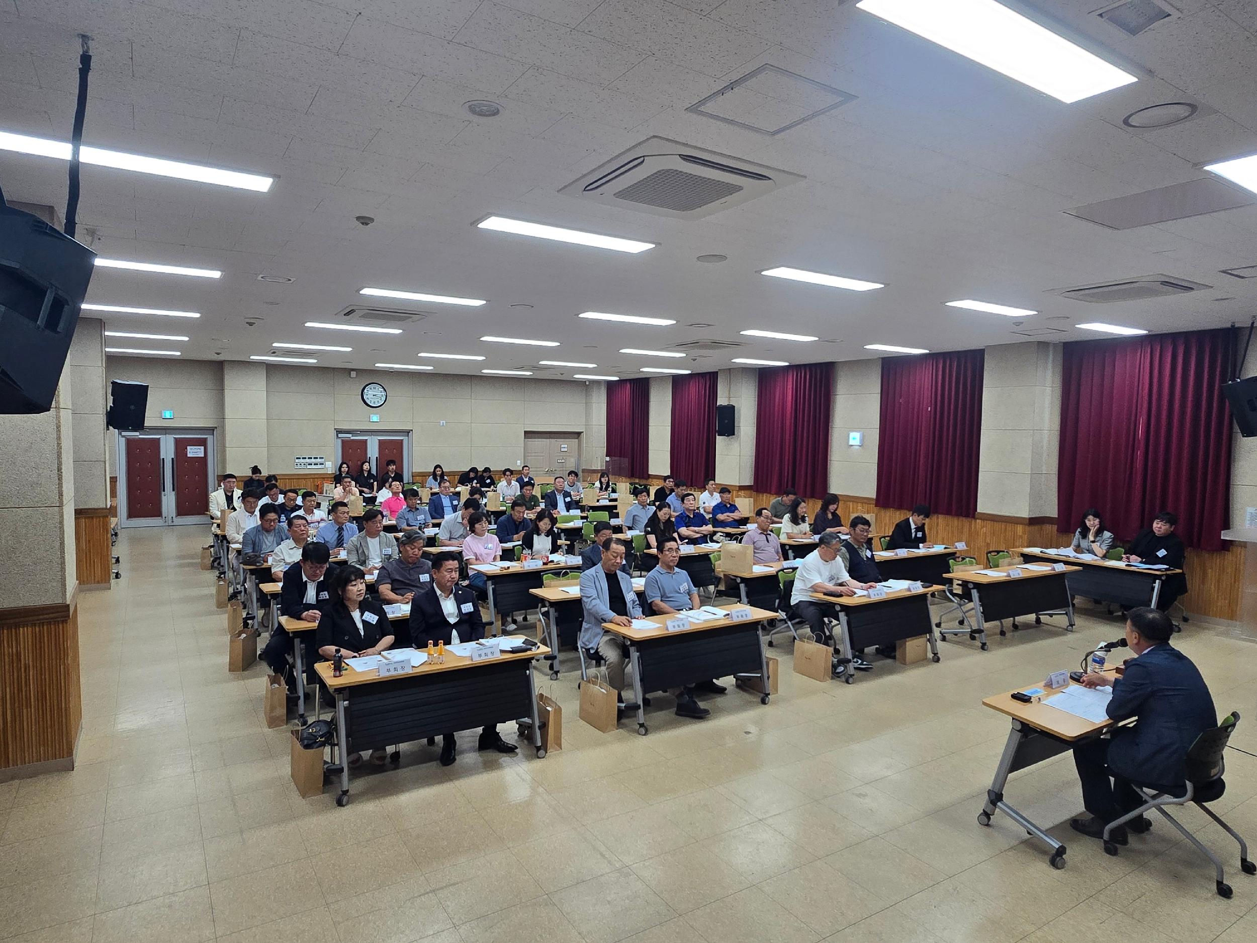 제1회 임시이사회 5.jpg