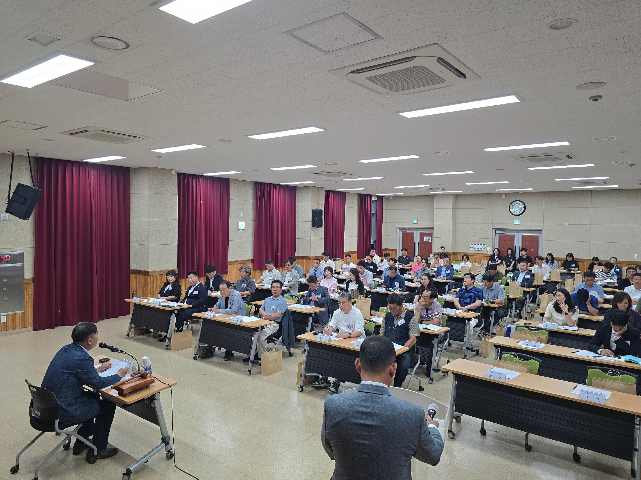 제1회 임시이사회 6.jpg
